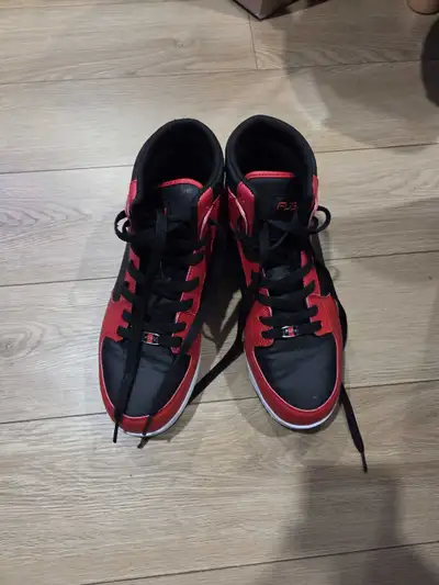 FUBU Men’s High-Top Sneakers Size 10 (Black/Red) Price:$30 Description: FUBU men’s high-top sneakers...