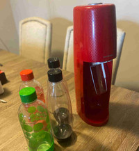 Soda Stream system w/ 4 bottles & co2 