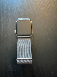 Apple Watch SE (2nd Gen) (GPS+Cell) 40mm
