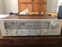Hitachi stereo receiver SR-703