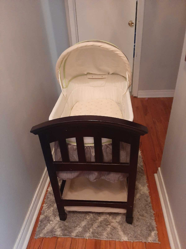 Baby bassinet  in Cribs in Kitchener / Waterloo - Image 3