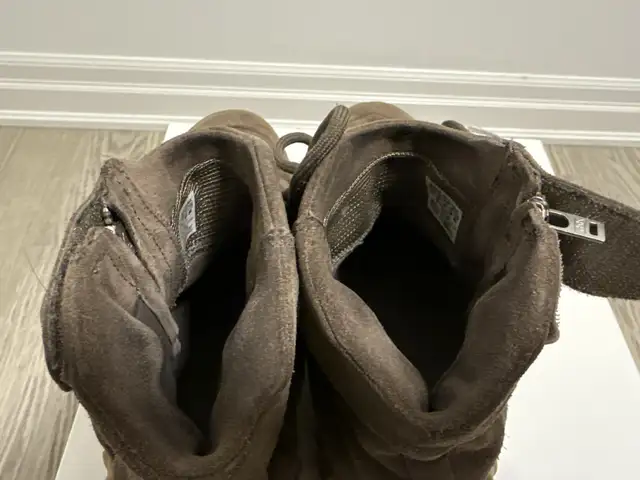 Adidas Yeezy boost 750 size 11 in Men's Shoes in Markham / York Region - Image 7