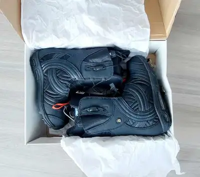 Women's Burton Snowboard Boots, 5.5 , View more