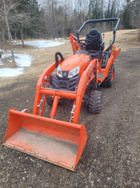 Kubota BX23S with loader bucket and hoe LOW HOURA