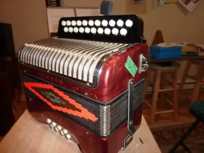 accordeon  hohner a vendre, View more