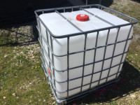 250 Gal - 1000L poly caged totes