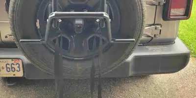 Jeep Wrangler JL bike rack for 2 bicycles. Fits on spare tire rear. Works great. Sold my bike.. 100...