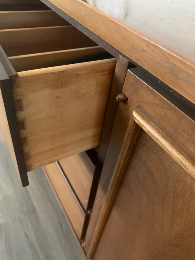 MCM walnut Dresser/Credenza  in Hutches & Display Cabinets in Winnipeg - Image 3