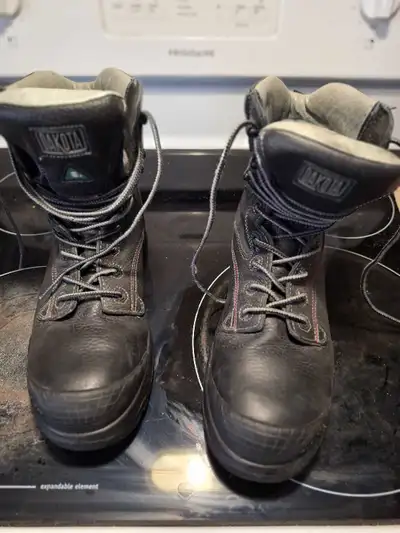 Dakota Work Boots like new, View more