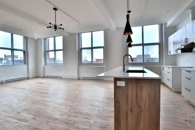 LOFT   2 rooms  au Mile end    1600sqf
