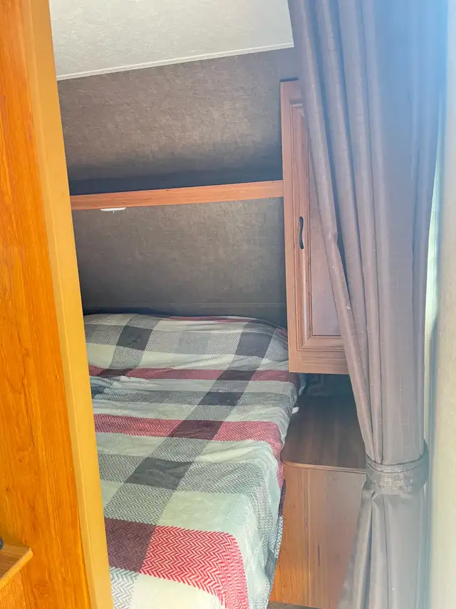 For sale! Site B139 - 2016 Starcraft - AR-ONE MAXX  26BHS in Travel Trailers & Campers in Owen Sound - Image 8
