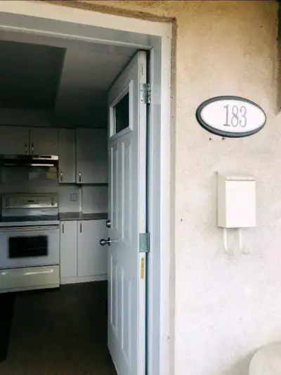 ✨ Rare opportunité! Profitez d'un studio confortable et bien aménagé situé dans un 4-plex paisible e...