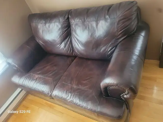 set sofa et causeuse in Couches & Futons in Laval / North Shore - Image 4