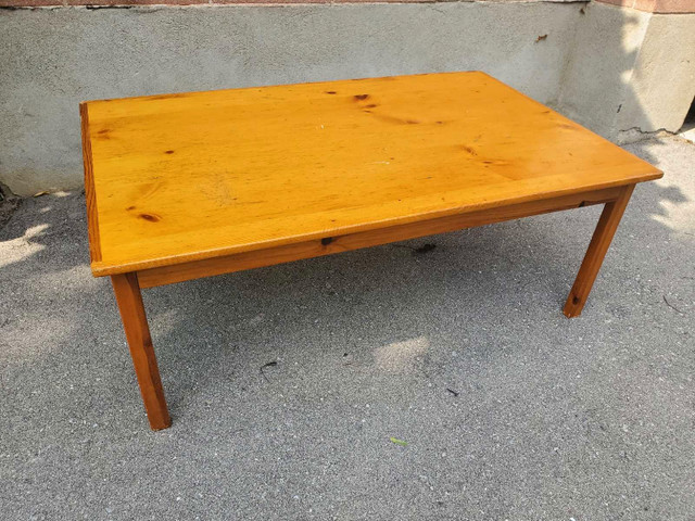 COFFEE TABLE WOOD in Coffee Tables in Brantford