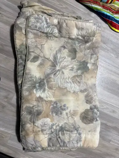 Queen Duvet Cover and Two Pillow Shams, View more