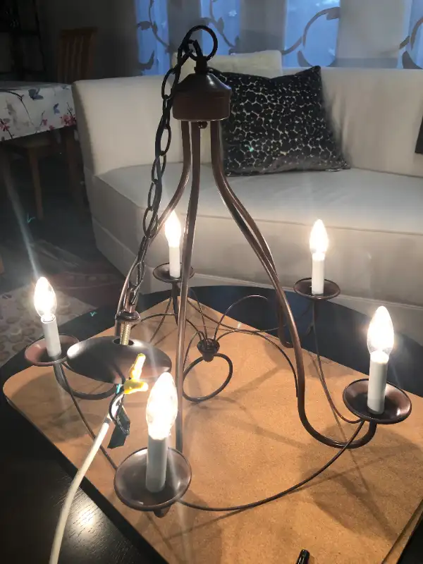 Kichler Dining Chandelier in Indoor Lighting & Fans in Norfolk County - Image 4