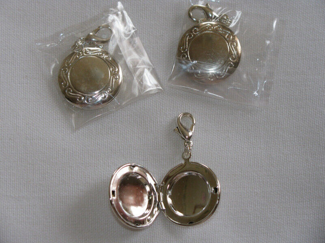 Silver Plated Photo Locket Zipper Pull Bulk Buy 36 Lot Brand New in Jewellery & Watches in Saint John - Image 2