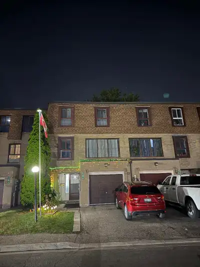Room available @ Bramalea City Center from 1st Auguest,2025 ===
