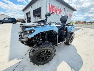*** 2025 CAN-AM OUTLANDER MAX XT 700 * AWESOME CONDITION * 2 UP * 3,500lbs WINCH * HITCH * FINANCING...