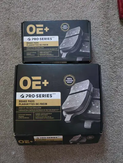 OE+ TM/MC PRO SERIES™ BRAKE PADS SMART FIT" FRICTION FORMULATION COATED HARDWARE Front and rear brak...