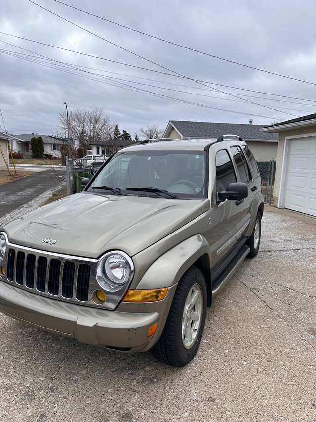 jeep liberty limited in Cars & Trucks in Edmonton - Image 2