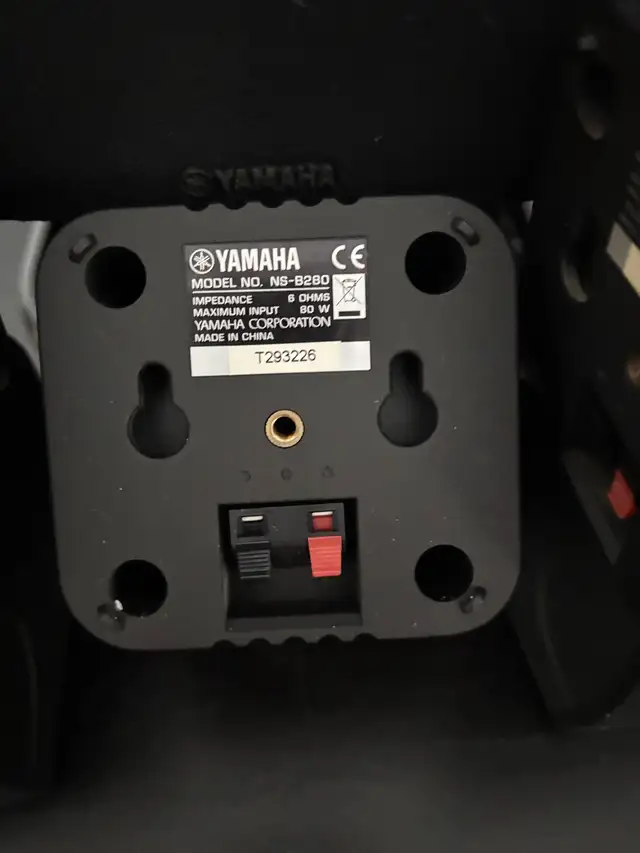 YAMAHA subwoofer and speakers in Speakers in Markham / York Region - Image 7