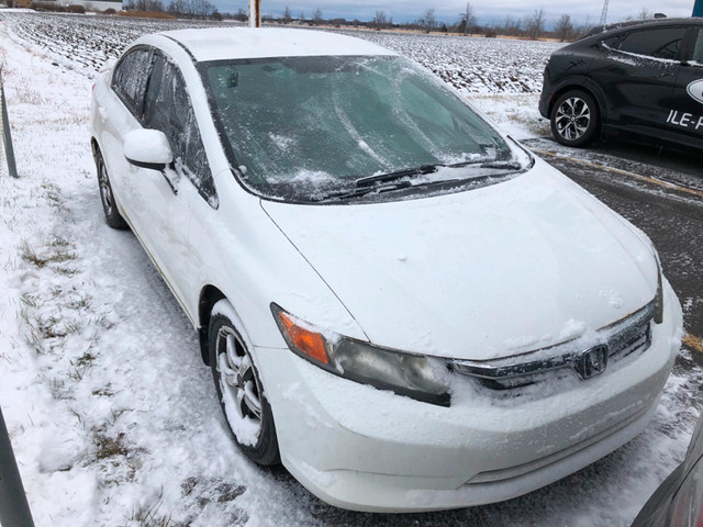 2012 Honda Civic LX Sedan 1.8L I4 FWD 222K km RECENTLY SERVICED! dans Autos et camions  à Ouest de l’Île - Image 2