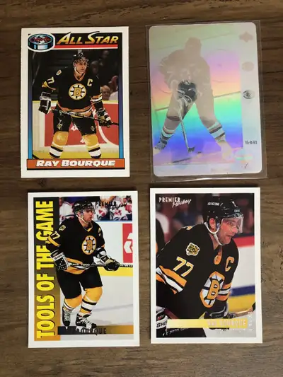 Lot de 4 cartes de hockey différentes - Raymond Bourque, View more
