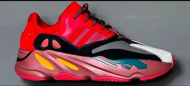 YEEZY 700 V1 "HI-RES RED" SIZE 11 in Men's Shoes in Mississauga / Peel Region - Image 3