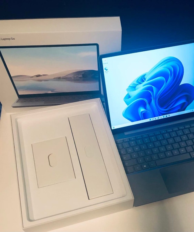 Surface Laptop GO Intel i5 10th Gen 8GB 128GB **New Condition