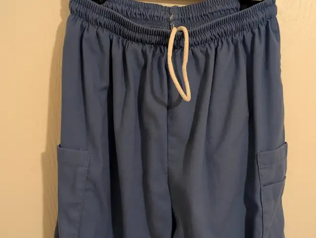 Size small ladies used clean scrub pants in Women's - Bottoms in Edmonton - Image 4