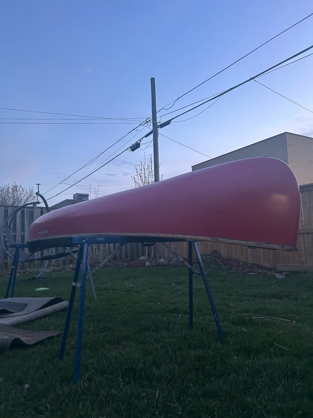Chestnut Canoe + Paddles in Canoes, Kayaks & Paddles in Hamilton - Image 2