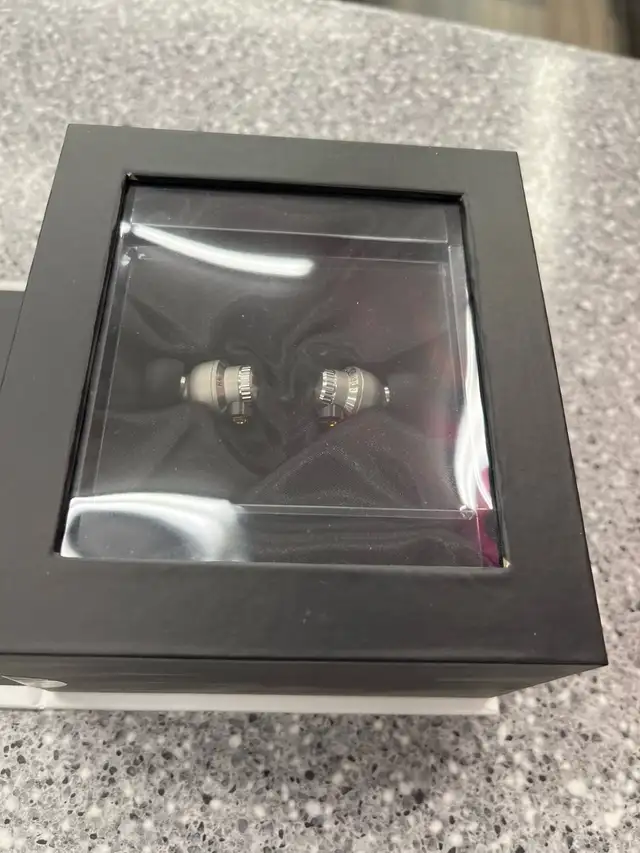 JVC HA-FD01 Premium Sound Wired Stereo Headphones Earbuds in Headphones in City of Toronto - Image 4