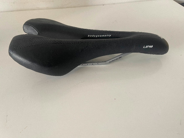 Specialized Women's Lithia Comp Gel Saddle (143MM),  NEW, ROAD dans De route  à Ville de Montréal