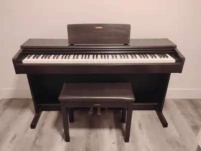 Piano Yamaha YPD 144, View more