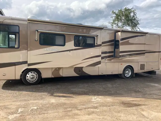 2005 Holiday Rambler for sale in RVs & Motorhomes in Cambridge - Image 4