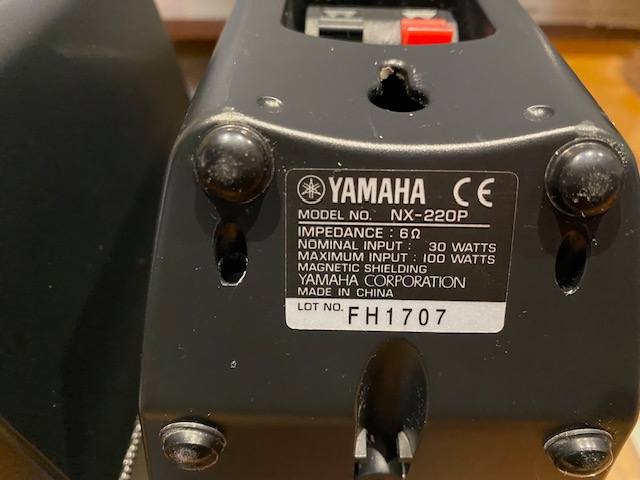 Yamaha AM/FM Stereo receiver with remote control and speakers in Stereo Systems & Home Theatre in Markham / York Region - Image 11