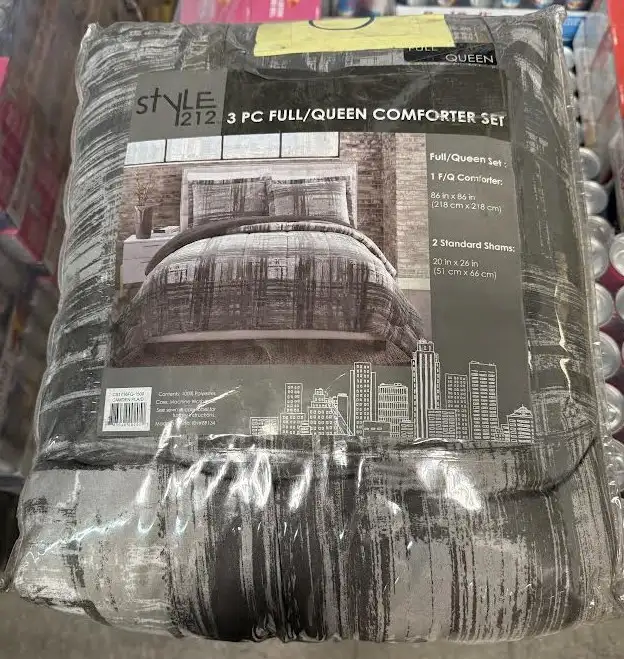 Camden Modern & Contemporary Box Stitch Plaid Comforter Set in Bedding in Ottawa - Image 3