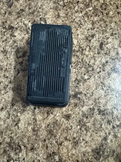 Mini wah pedal works great .
