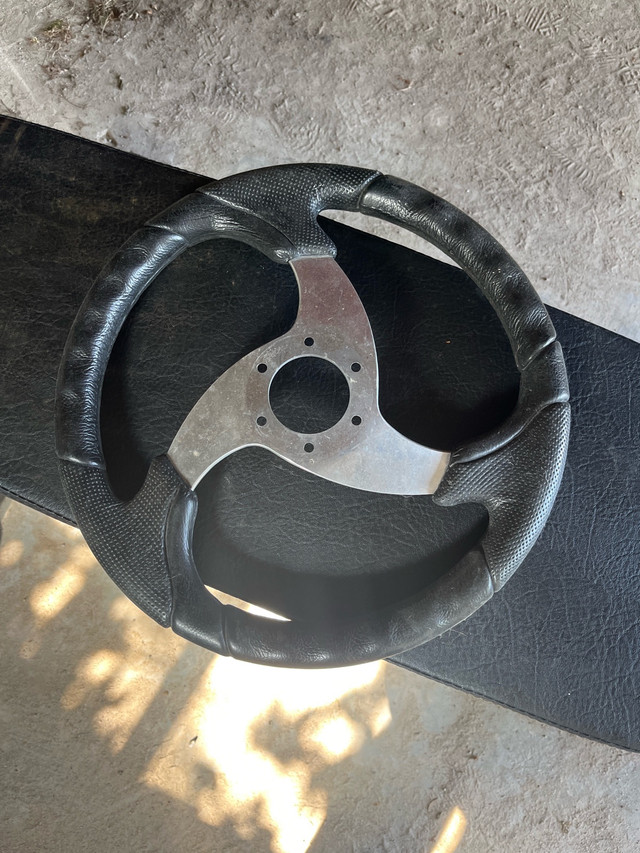 Steering Wheel in Other in Kawartha Lakes - Image 2