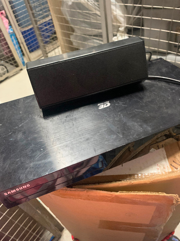DVD Samsung player + speaker in General Electronics in City of Toronto