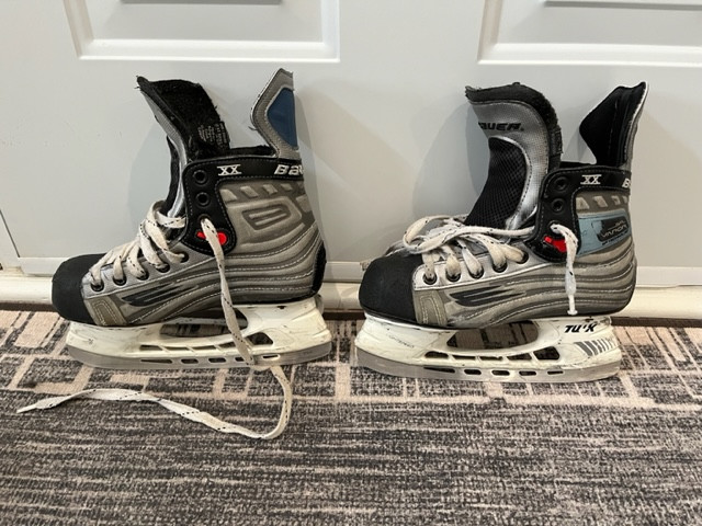 Bauer Vapor SFL XX H2 Technology Hockey Skates in Hockey in Ottawa