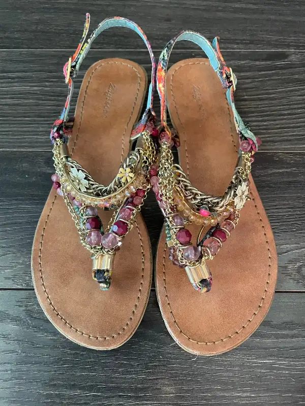 BEADED SANDALS in Women's - Shoes in Grande Prairie - Image 2