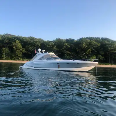 Priced in Canadian Dollars | Only 750 hours on upgraded Twin Volvo D6-370 Diesel Engines! This Formu...