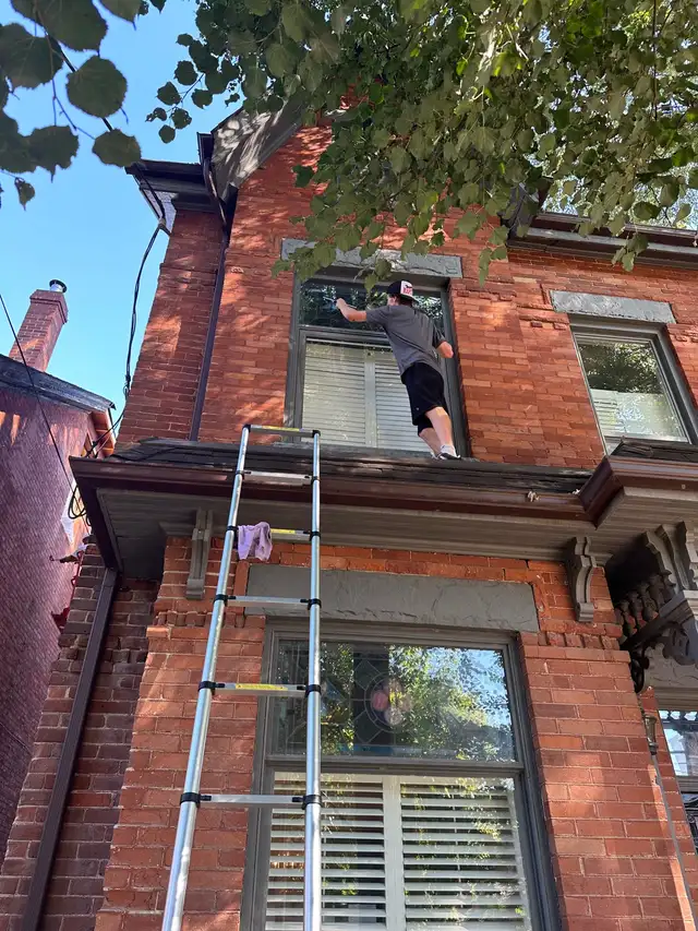 ✨ DIRTY WINDOWS? in Cleaners & Cleaning in City of Toronto - Image 10