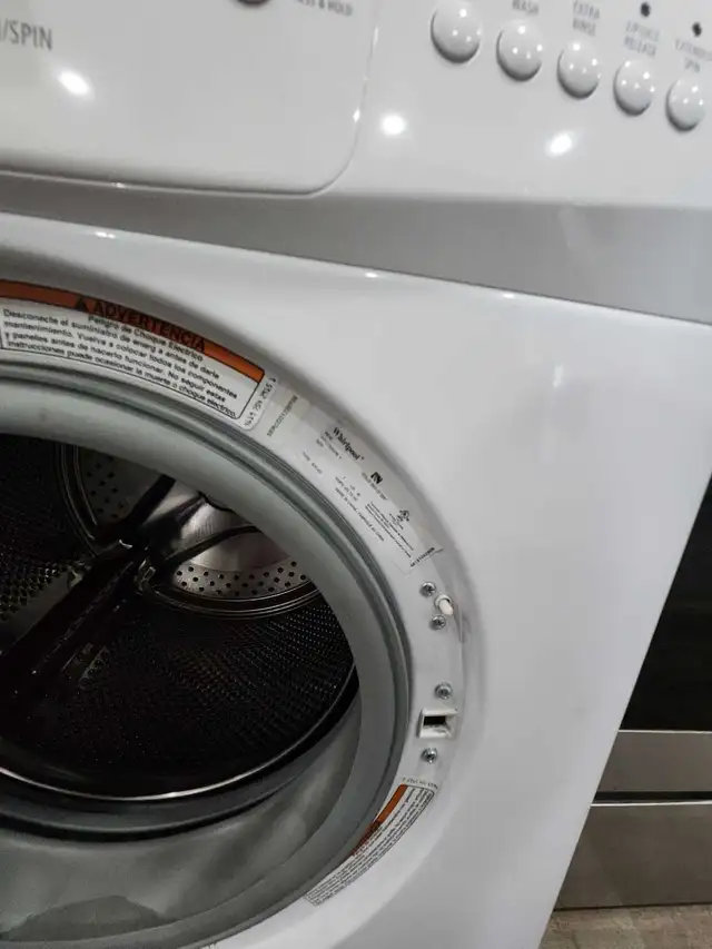 apartment ELECTRIC washer 24 w stackable  in Washers & Dryers in Mississauga / Peel Region - Image 4