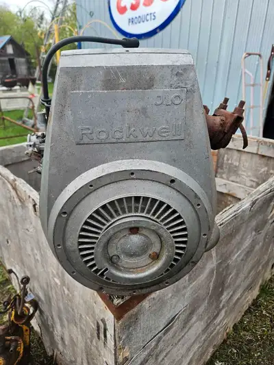 JLO Rockwell 295 sled engine. Has good compression, but has been sitting in the barn for many years,...