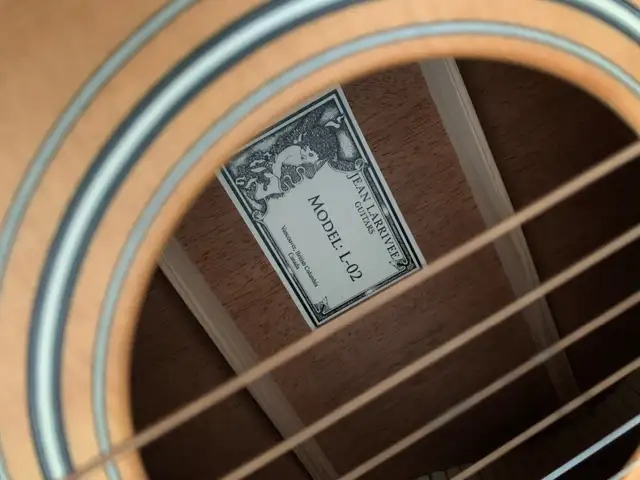 Larrivee L02 in Guitars in London - Image 3