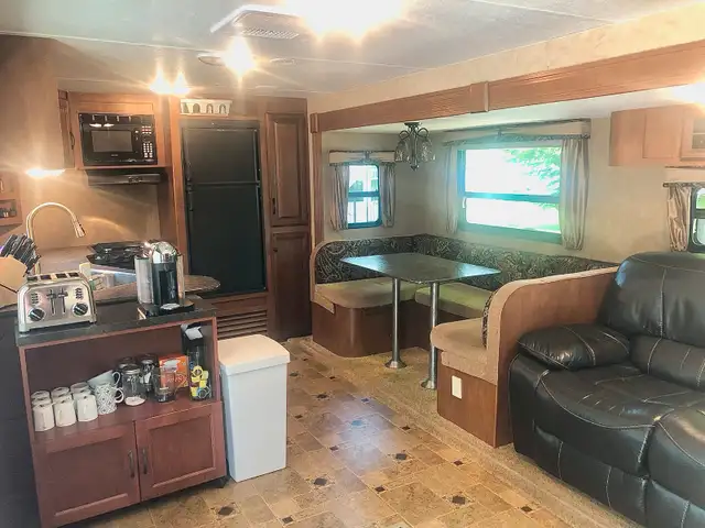 roulotte 33’ Sunny Brook in RVs & Motorhomes in Gatineau - Image 8