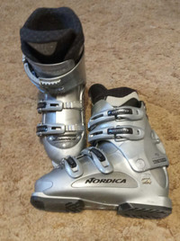 Downhill ski boots 25.5